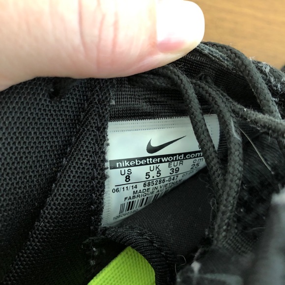 Nike Roshe Sneakers - Black/Grey - Women’s 8 - Picture 8 of 9